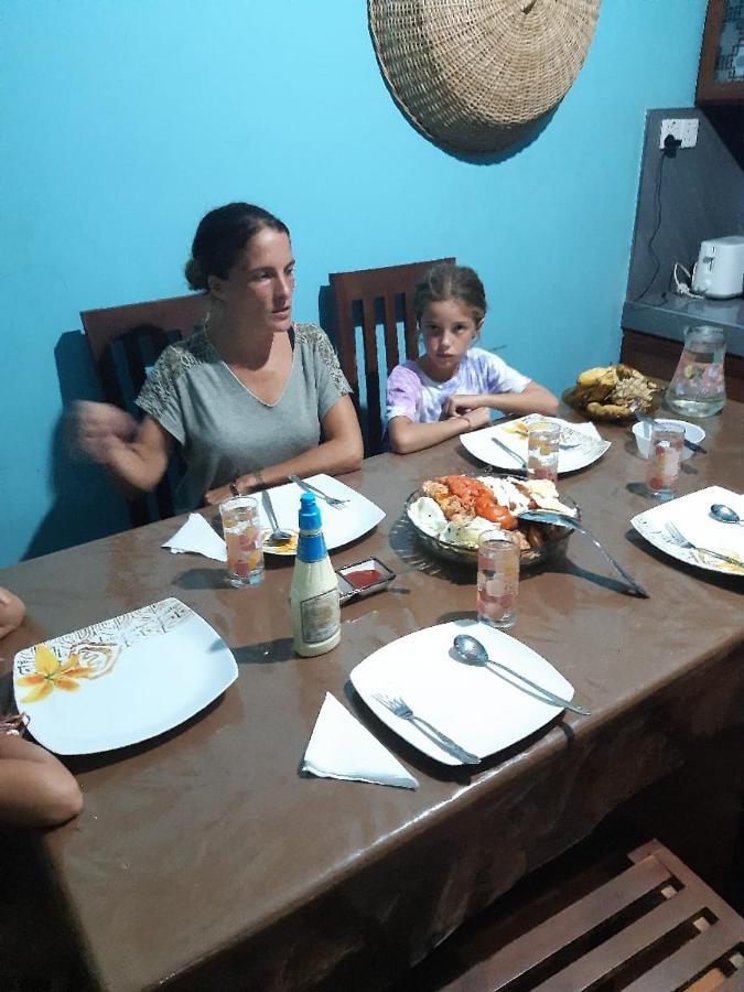 אהונגלה Dinuli Home Stay מראה חיצוני תמונה