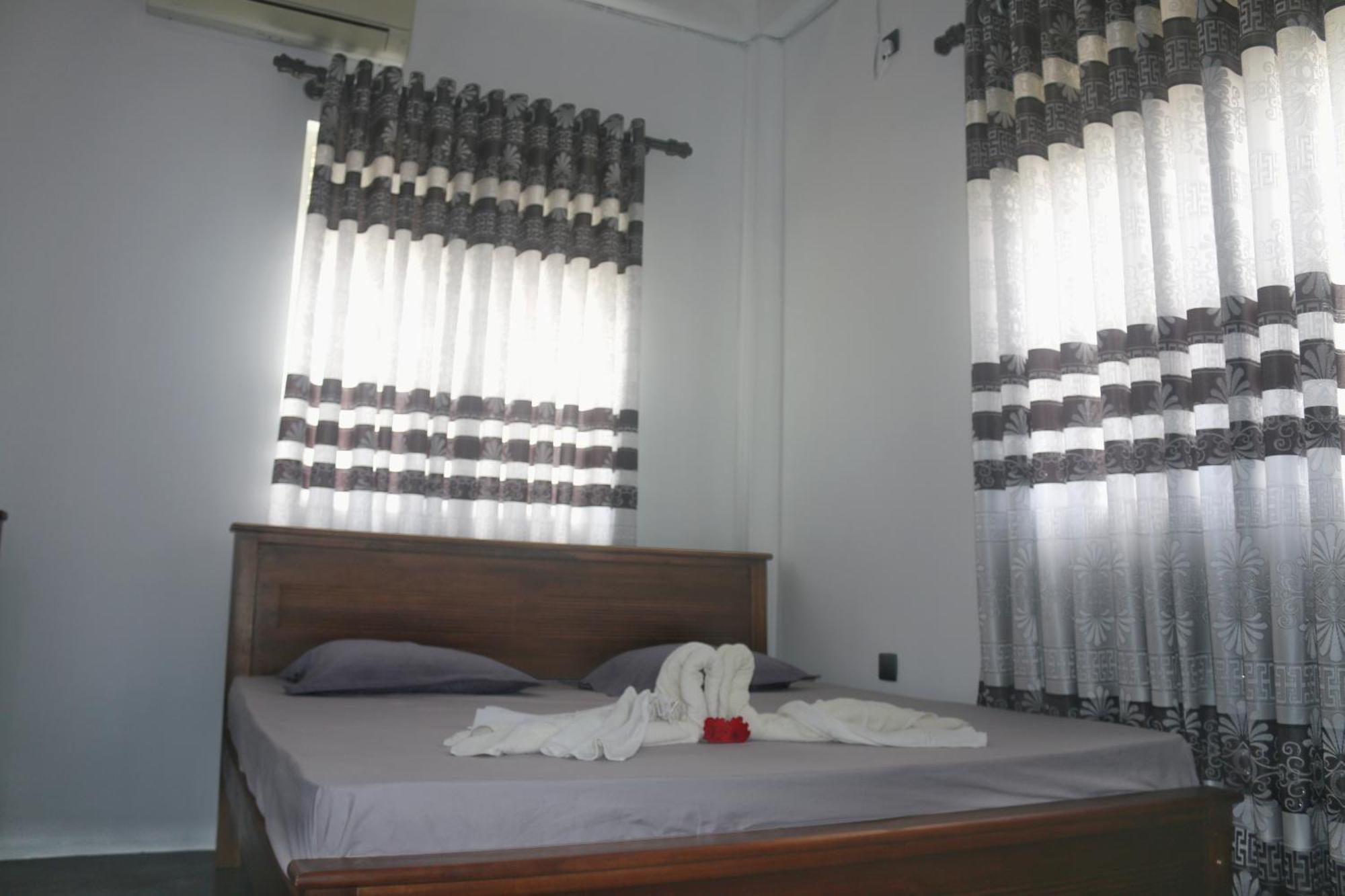אהונגלה Dinuli Home Stay מראה חיצוני תמונה
