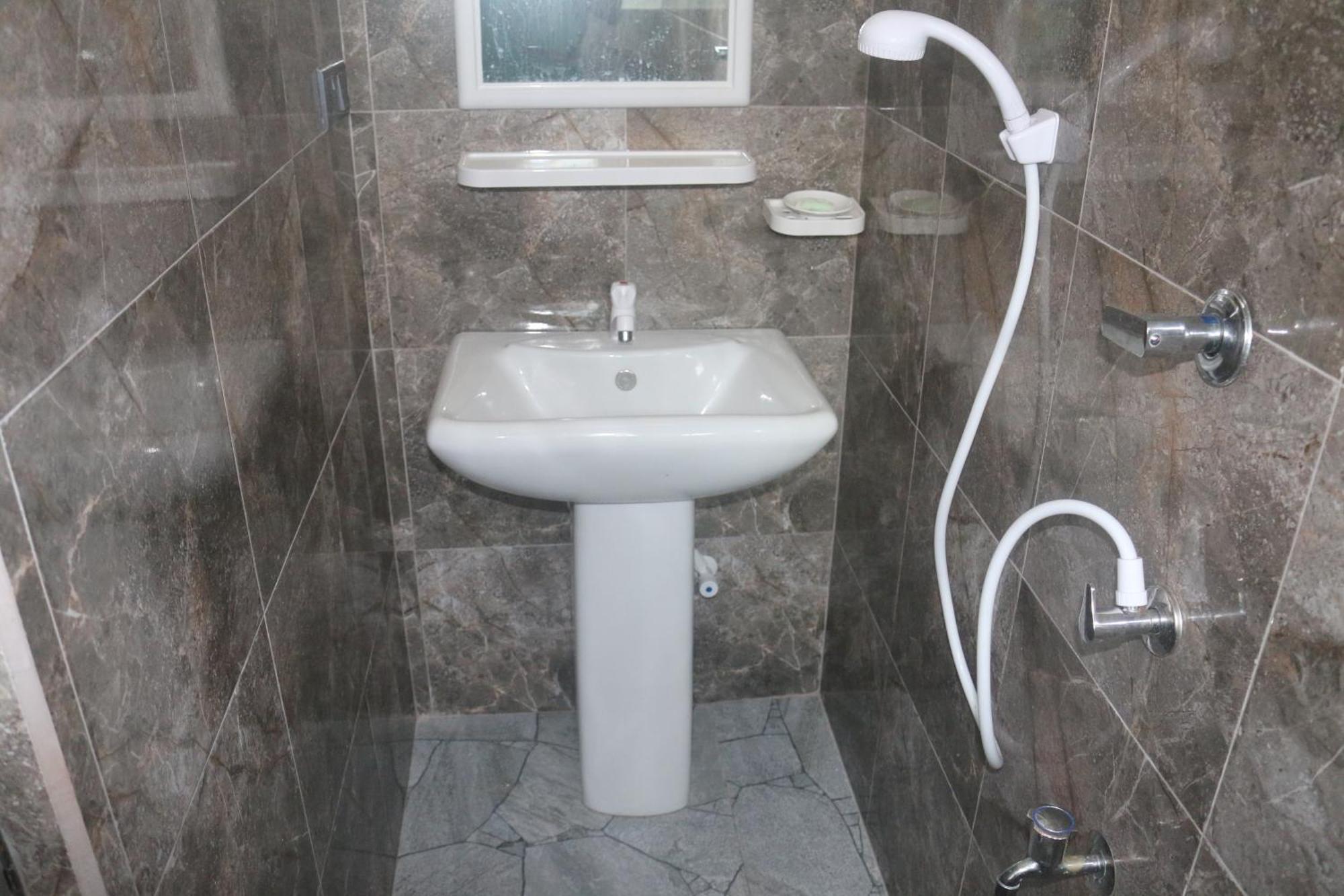 אהונגלה Dinuli Home Stay מראה חיצוני תמונה